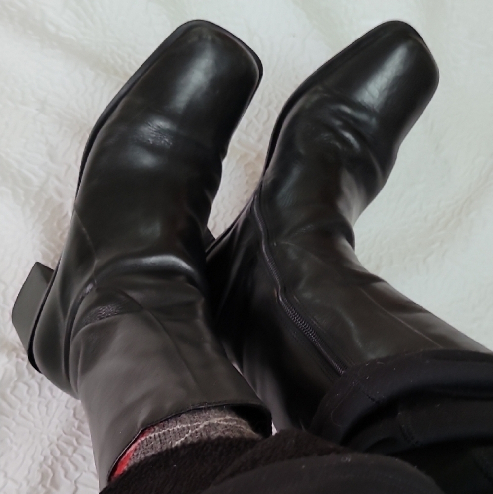 GLACEE Brandy Mid Calf Black Leather Boots Square Toe Block Heel Zip, Size 10M
